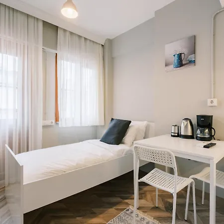Studio With A Sea View Balcony In Bakirkoy