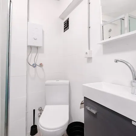 Studio With A Sea View Balcony In Bakirkoy *